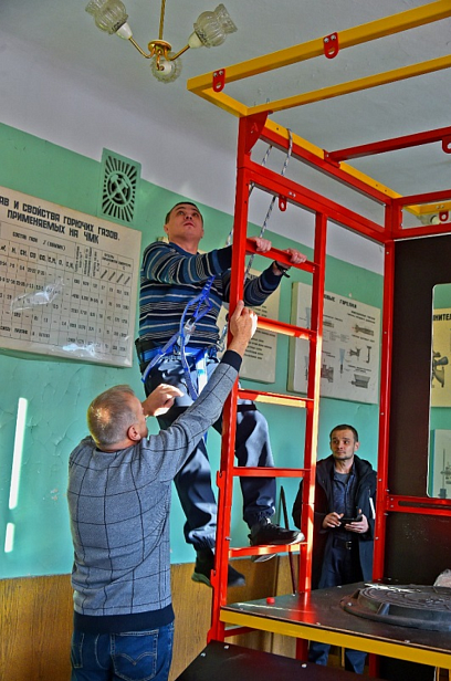 г. Челябинск. "Челябинский Металлургический Комбинат" приобрел оборудование для тренировки навыков работы на высоте г. Челябинск. "Челябинский Металлургический Комбинат" приобрел оборудование для тренировки навыков работы на высоте